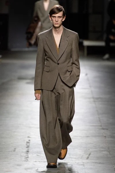 Look 33